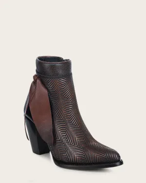 Ankle engraving brown bootie