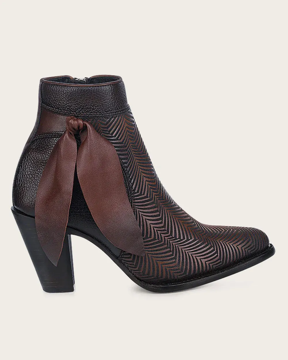 Ankle engraving brown bootie