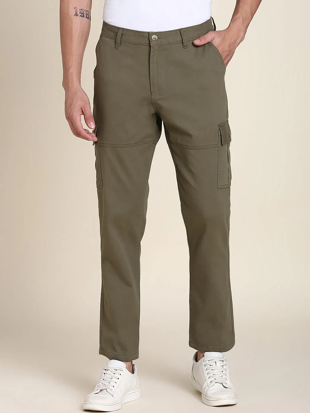 Men's Light Olive Cargo Comfortable Bottomwear With Smart Casual Look