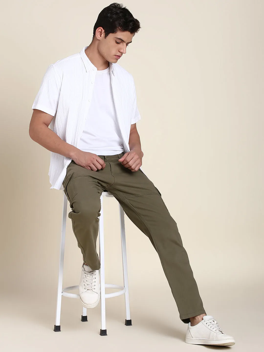 Men's Light Olive Cargo Comfortable Bottomwear With Smart Casual Look