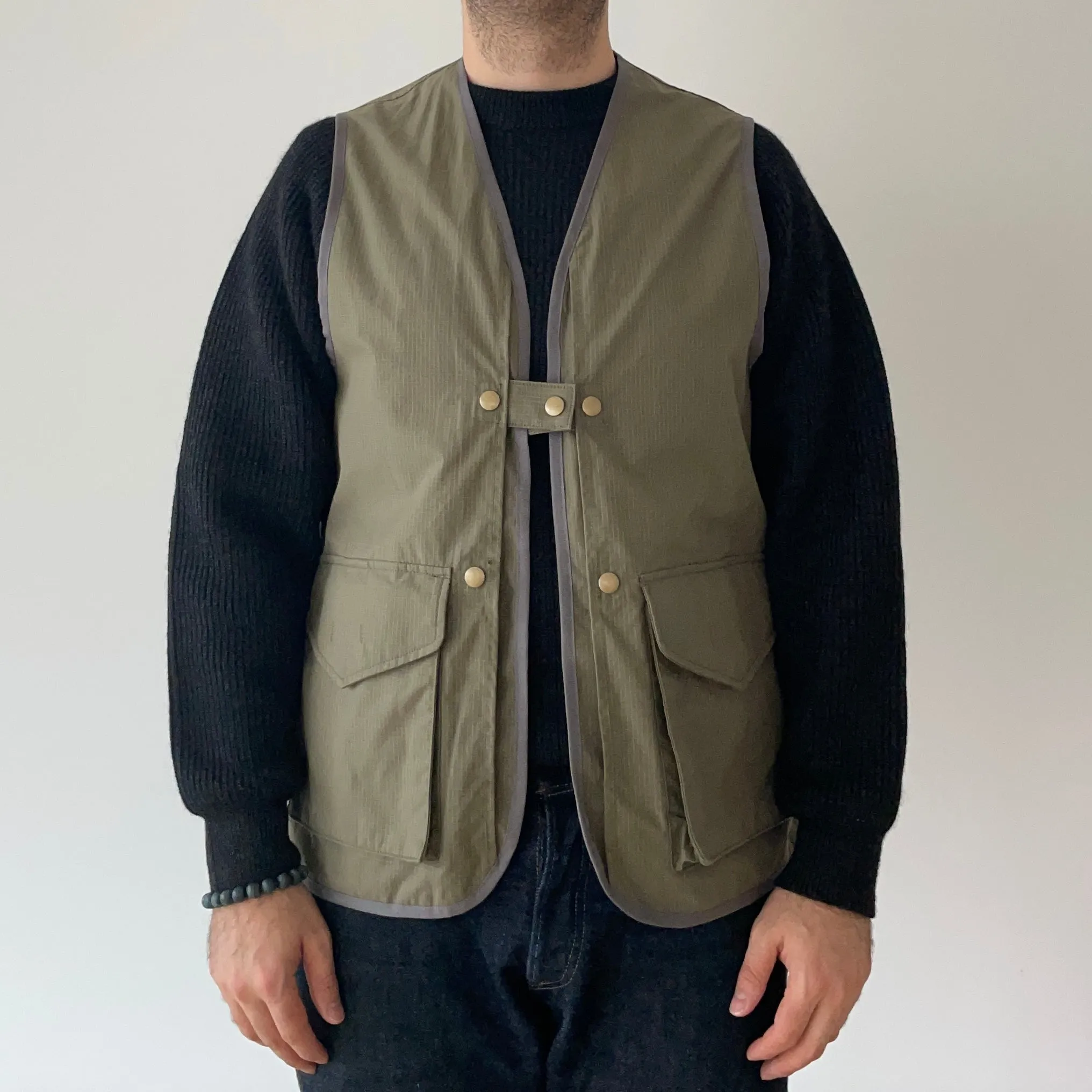 "Bernard III" Cotton Ripstop Vest in Olive Green