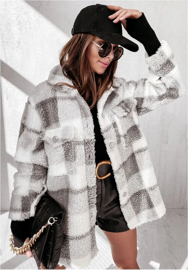 Women Winter Fuzzy Jacket Adults Button-down Long Sleeve Lapel Plaid Jackets with Pockets Warm Soft Stylish Cardigan